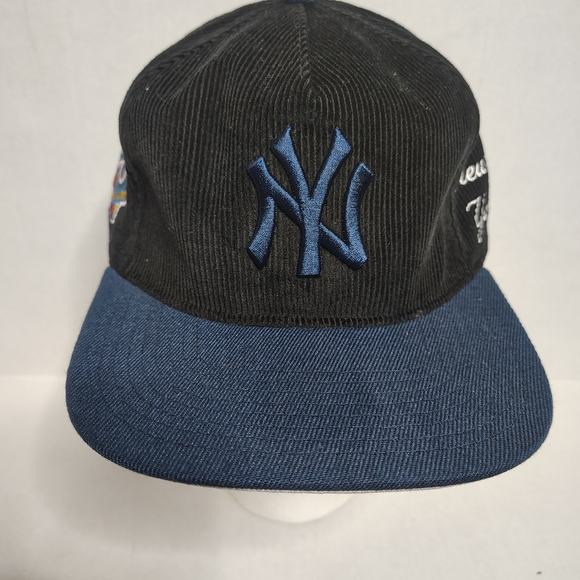New York Yankees Corduroy Throwback Mitchell And Ness Black Snapback Hat OSFA
